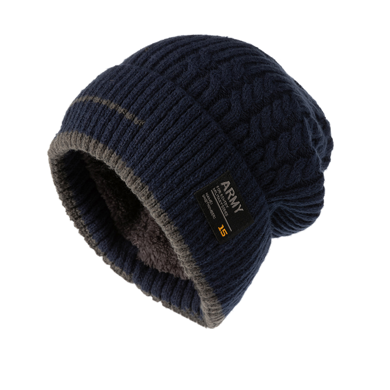 Fleece-lined cable-knit beanie (unisex, one size)